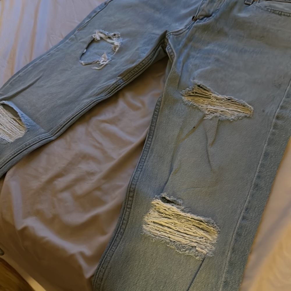 Levi Distressed Mid Rise Jeans - Picture 3 of 7